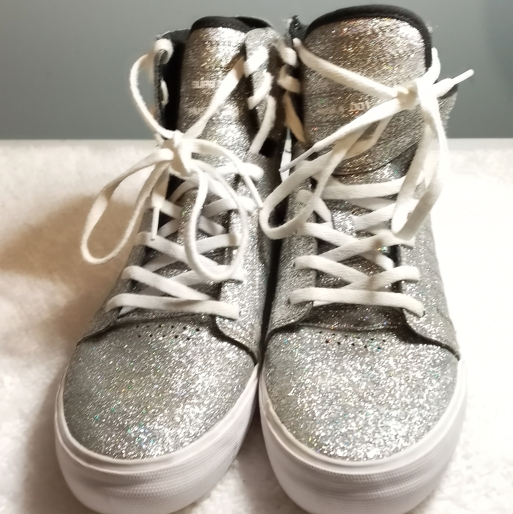 Girls Supera Muska 001 Pre-owned Size 6